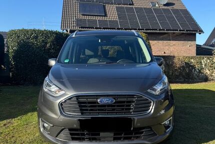 Ford Grand Tourneo