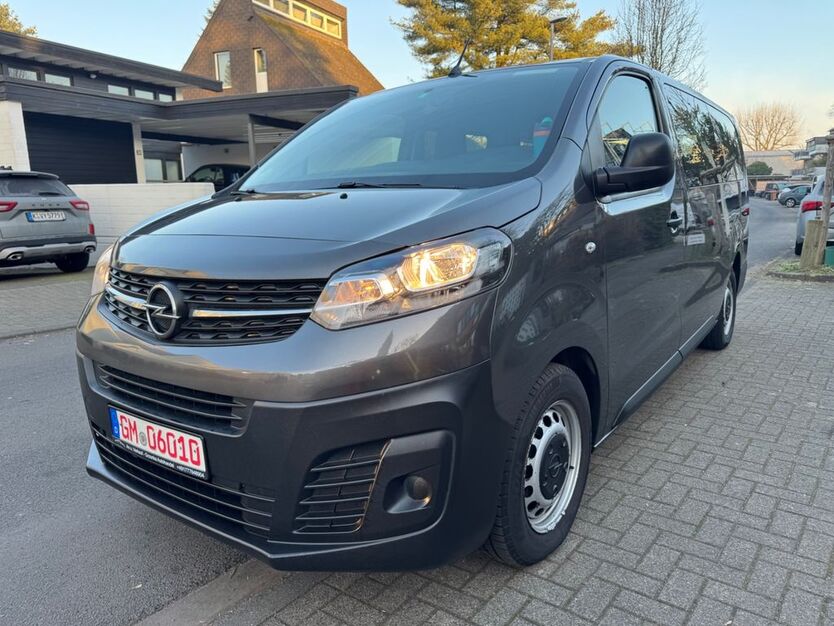 Opel Vivaro 138.000 km 19.999 € Engelskirchen 51766