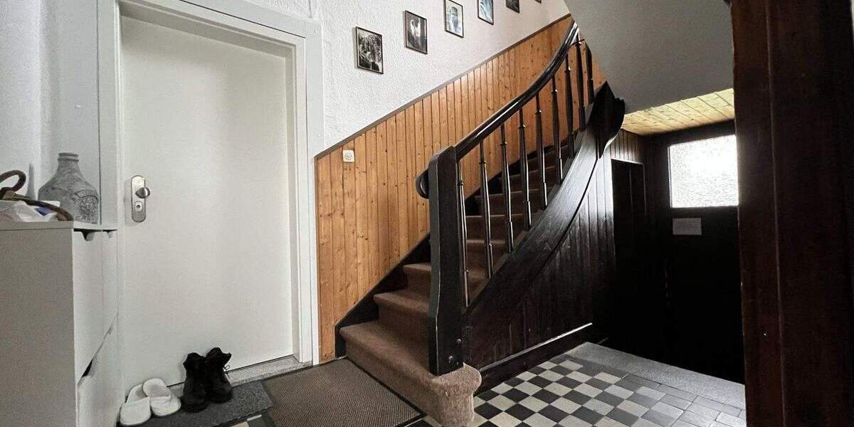 Dreifamilienhaus in zentraler Lage 8 zimmer