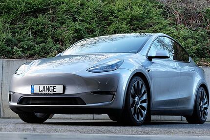 Tesla Model Y 50.828 km 41.780 &euro; Köln 50996