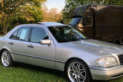 Mercedes-Benz C 180 135.000 km 8.250 &euro; Rösrath 51503