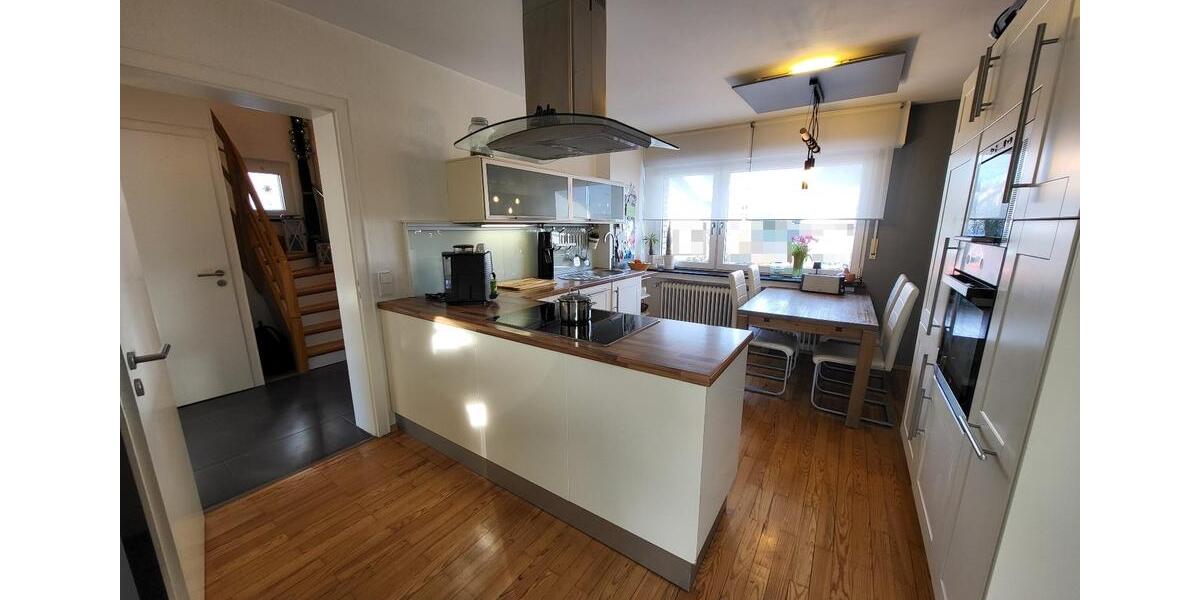 Freist. EFH + Garage +gr. Garten im Herzen v. Rheidt bezugsbereit 4.5 zimmer