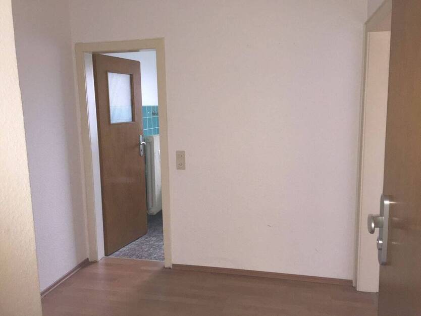 Lev.-Quettingen, ruhiges Appartement, 1.OG, ca. 37 m², 1 Zimmer, Balkon, Küche, Wannenbad 1 zimmer