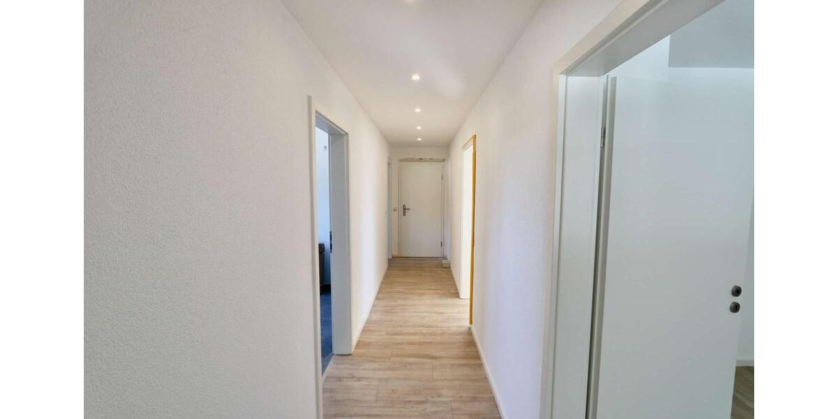 Dachgeschoßwohnung Overath - 3 Zimmer, 90 m&sup2;, 855&euro; | Angebot:25506990