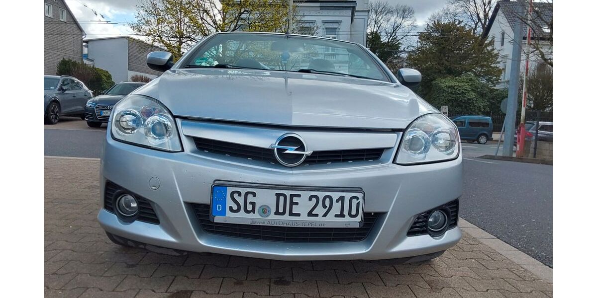 Opel Tigra 48.000 km 3.400 &euro; Solingen 42719