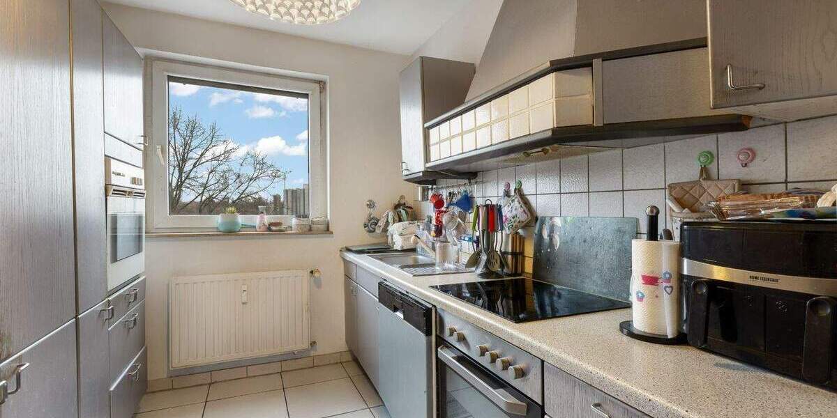 Etagenwohnung Köln Niehl - 3 Zimmer, 83 m&sup2;, 349.000&euro; | Angebot:24825568