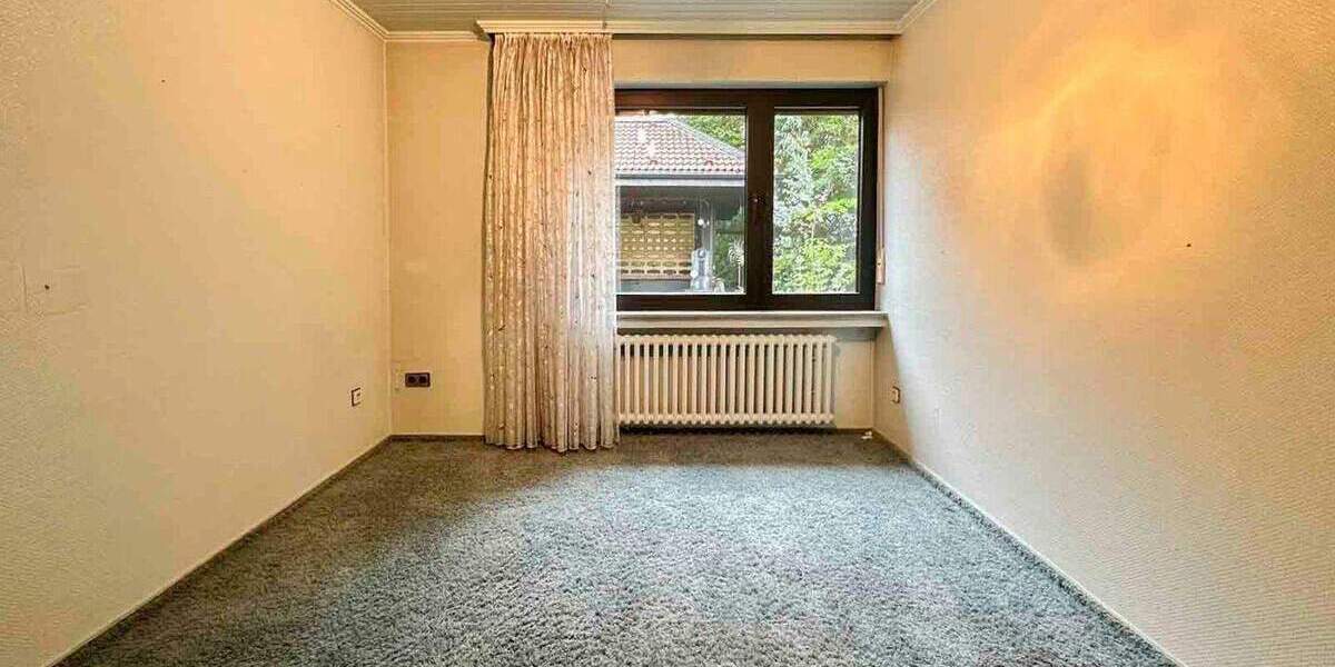 Leverkusen-Rheindorf: Wohnhaus mit Büro, Garten & Wellness - ca. 298 m² Wohn-Nutzfläche 7 zimmer