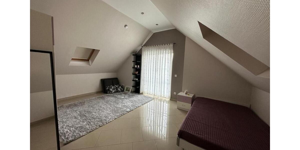 Moderne Doppelhaushälfte zur Miete (WG geeignet) 4.5 zimmer