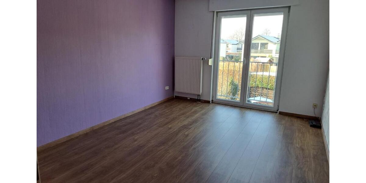 Versetzte Doppelhaushälfte in Pulheim-Sinnersdorf, Bj. 2005 4 zimmer