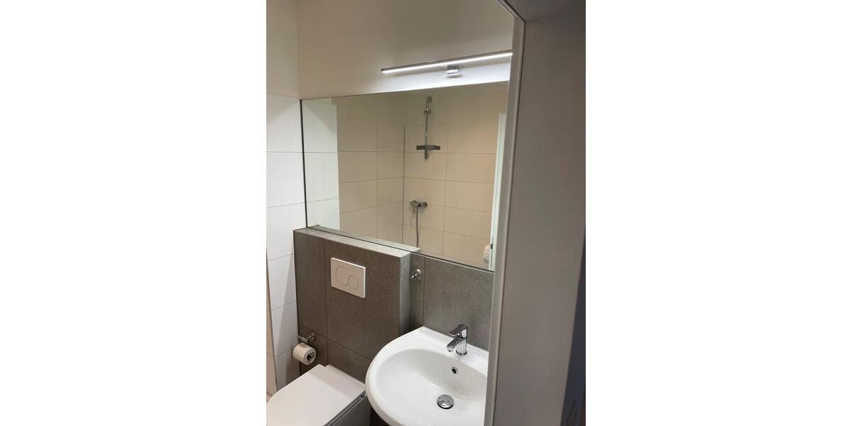 EXKLUSIVE, KERNSANIERTE SINGLE WOHNUNG IN ZENTRALER LAGE ! 1 zimmer