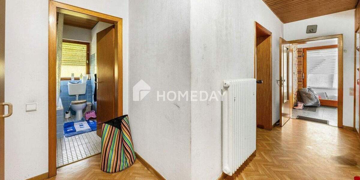 Mehrfamilienhaus mit Garten, Balkon und Raum für bis zu drei Wohnungen 8 zimmer