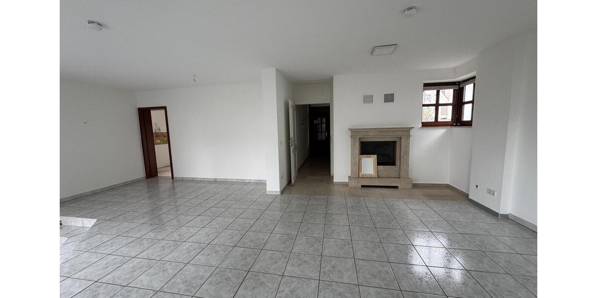 Erdgeschoßwohnung Bergisch Gladbach Paffrath - 3 Zimmer, 109 m&sup2;, 1.450&euro; | Angebot:25271153