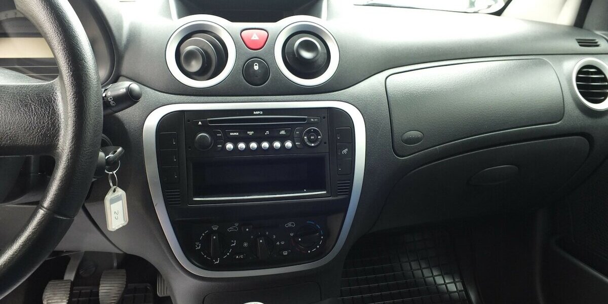 Citroen C2 CONFORT KLIMA SERVO NEUER ZAHNRIEMEN 127.520 km 2.904 &euro; Köln 50858