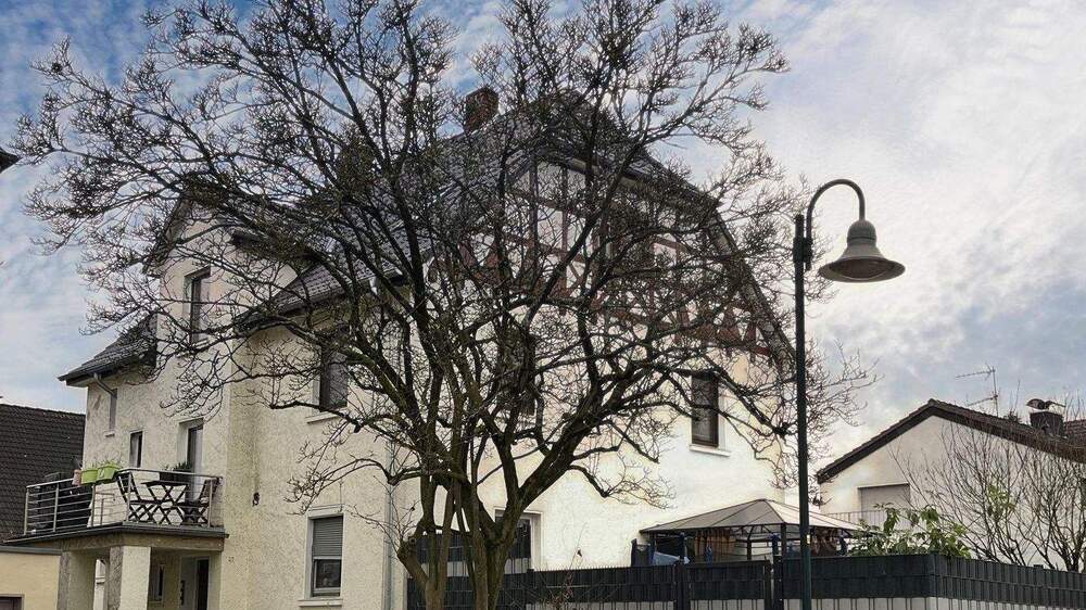 Familien sind hier willkommen! Gepflegte Wohnung mit Balkon in Rösrath 3 zimmer