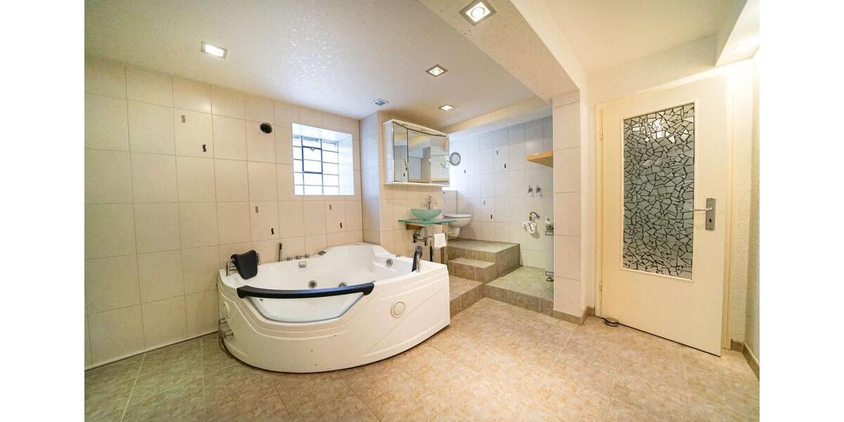 *TOP MIETPREIS: Geräumige Doppelhaushälfte mit großem Garten & Außenbereich in Düsseldorf-Wersten* 5 zimmer