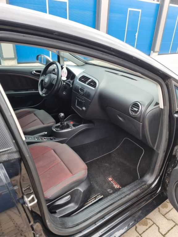 Seat Leon 279.000 km 3.399 € Köln 50969