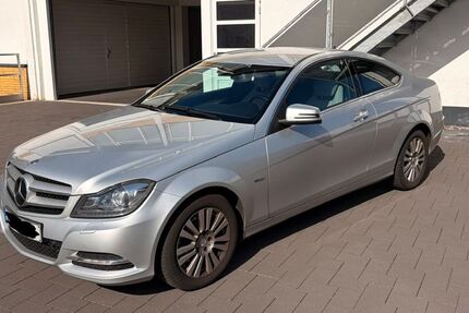 Mercedes-Benz C 250 84.000 km 14.440 &euro; Köln 50668