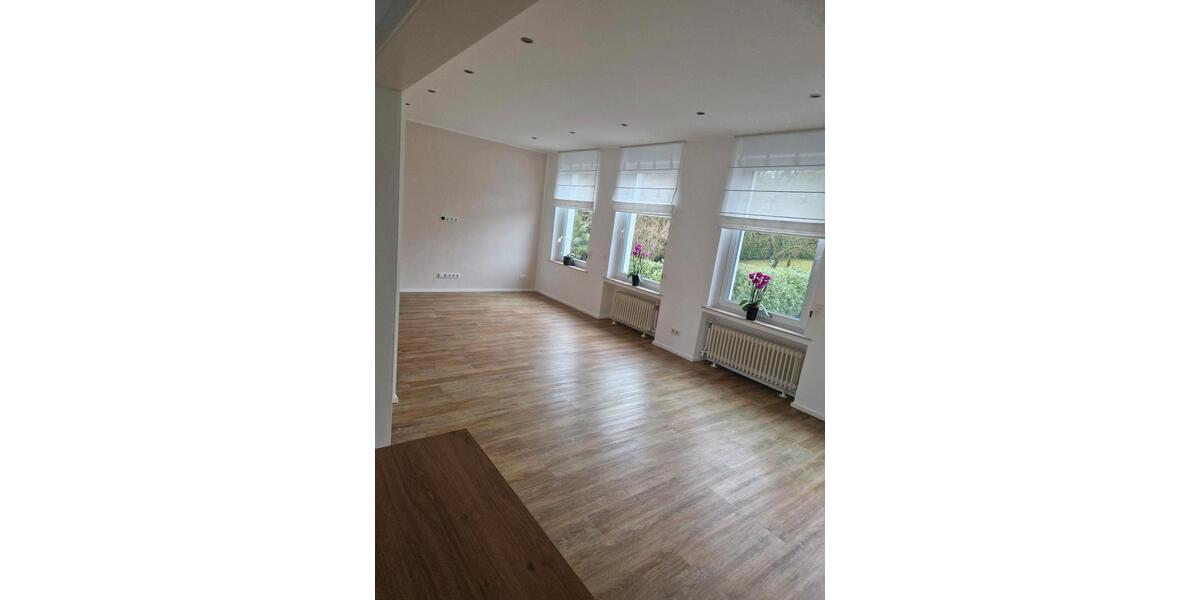 Maisonettenwohnung Solingen Mitte - 4 Zimmer, 100 m&sup2;, 1.500&euro; | Angebot:25282862