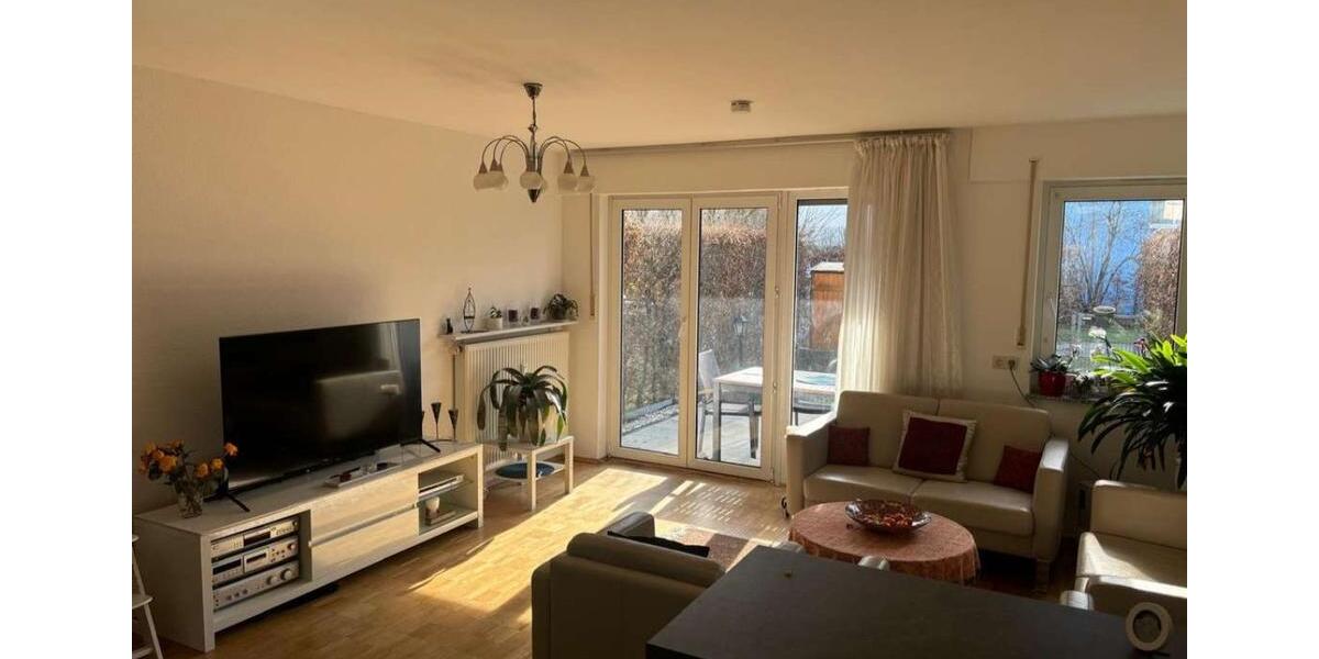 Rarität - EG Wohnung mit Garten und Tiefgaragenstellplatz 3 zimmer