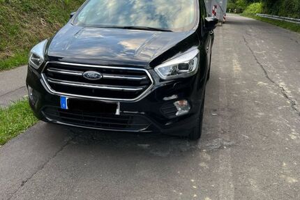 Ford Kuga 167.000 km 15.300 € Remscheid 42853