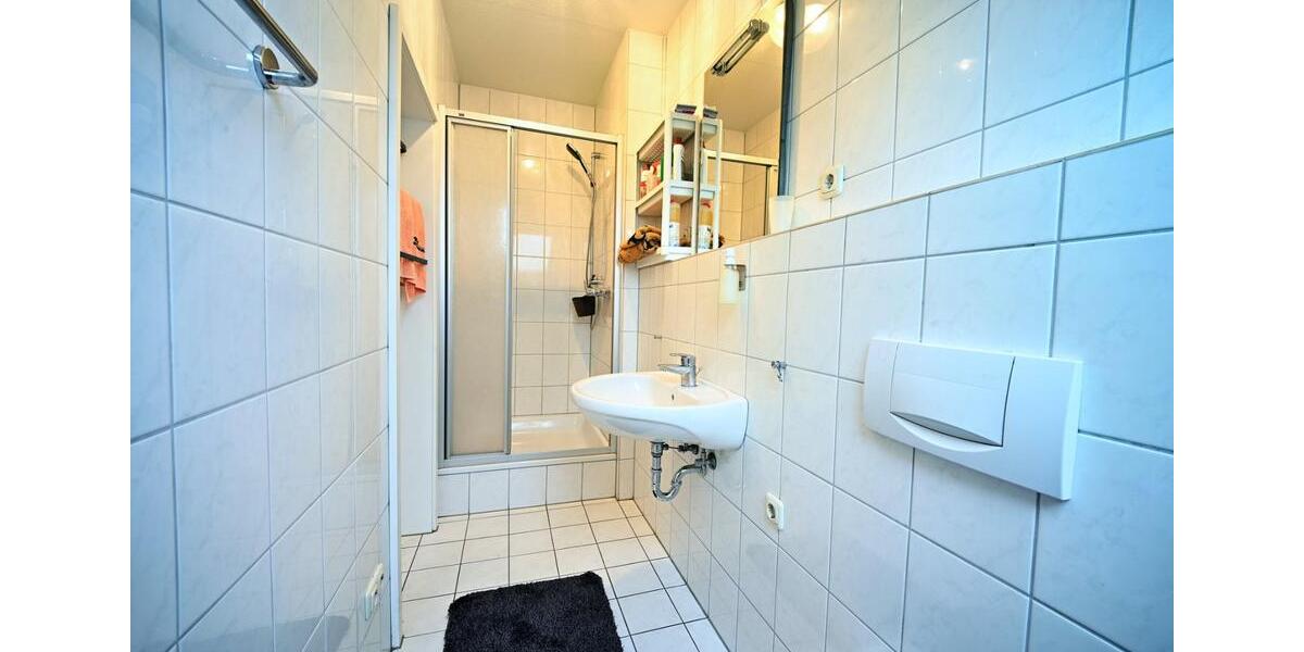 Dachgeschoßwohnung Brühl - 3 Zimmer, 30 m&sup2;, 695&euro; | Angebot:24837951