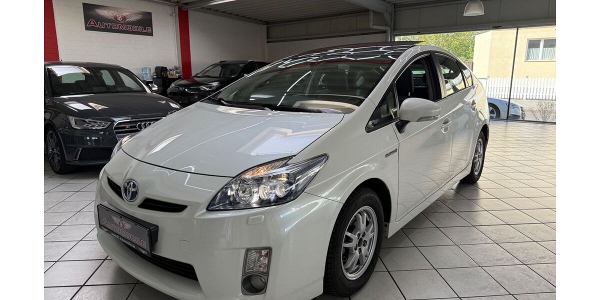 Toyota Prius 86.300 km 11.700 &euro; Leverkusen 51371