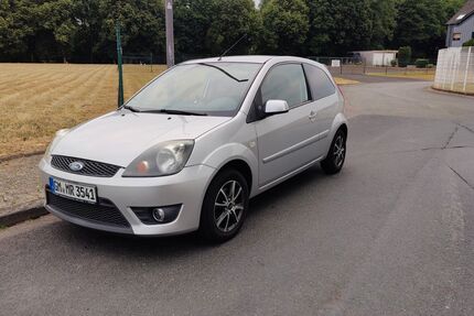 Ford Fiesta 181.000 km 1.700 &euro; Remscheid 42897