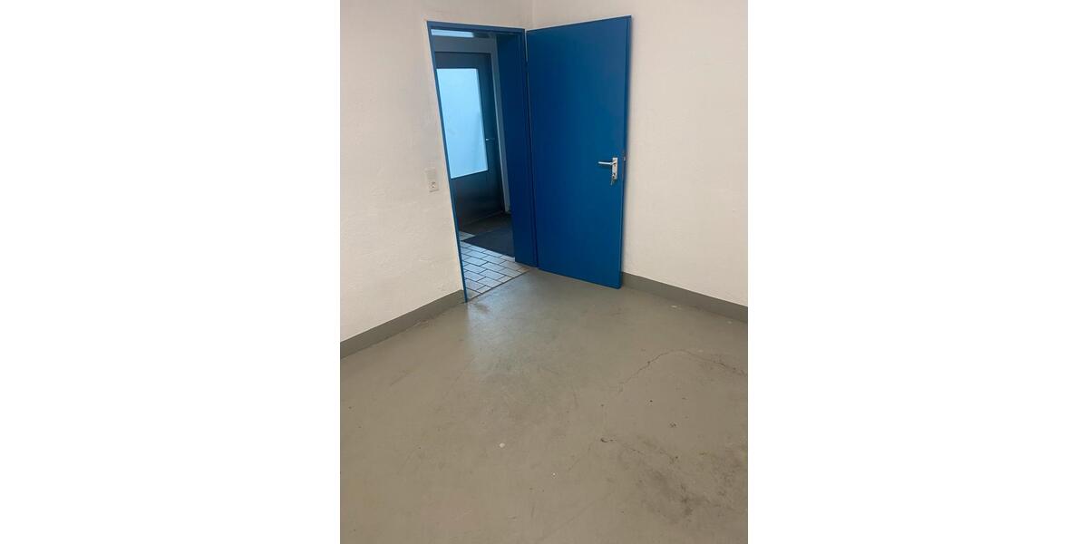 Büro mit PKW Stellplätze zimmer