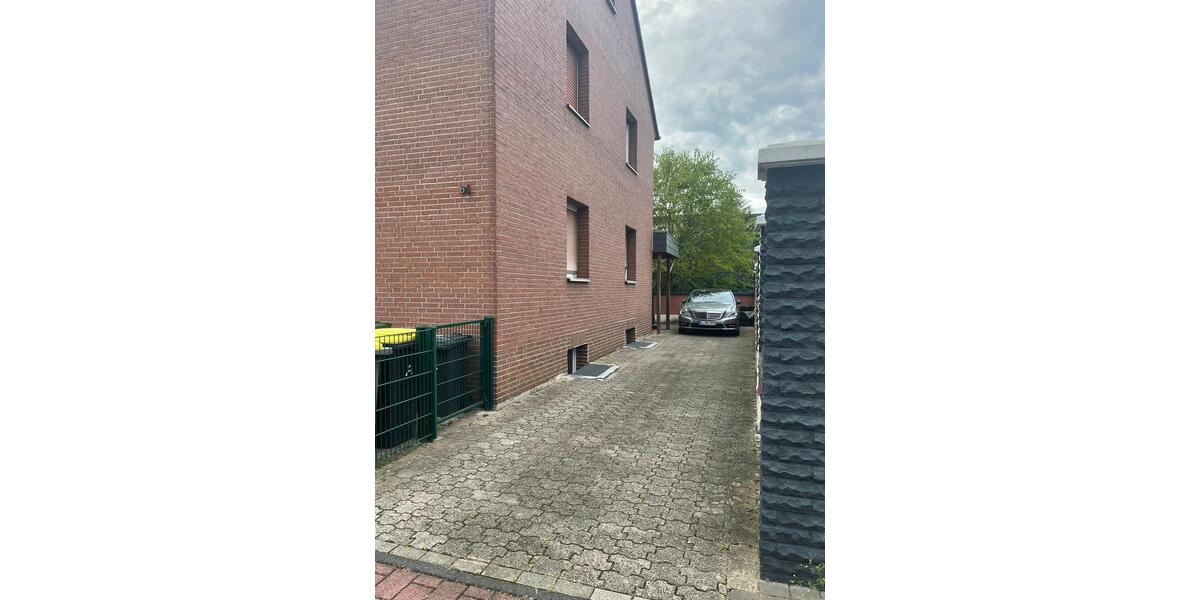 Großzügige 150 m2 Wohnung in Niederkassel (53859) Ende des Monats 5 zimmer