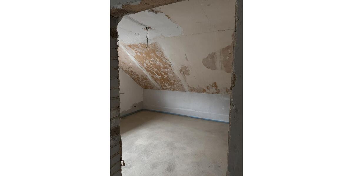 Dachgeschoßwohnung Overath - 3 Zimmer, 65 m&sup2;, 1.100&euro; | Angebot:23757466