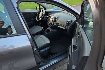 Renault Captur 105.950 km 9.900 &euro; Köln 50859