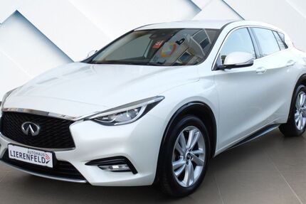 INFINITI Q30 97.945 km 12.990 € Düsseldorf 40231