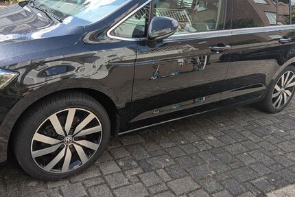 VW Touran 139.000 km 19.900 &euro; Köln 51069