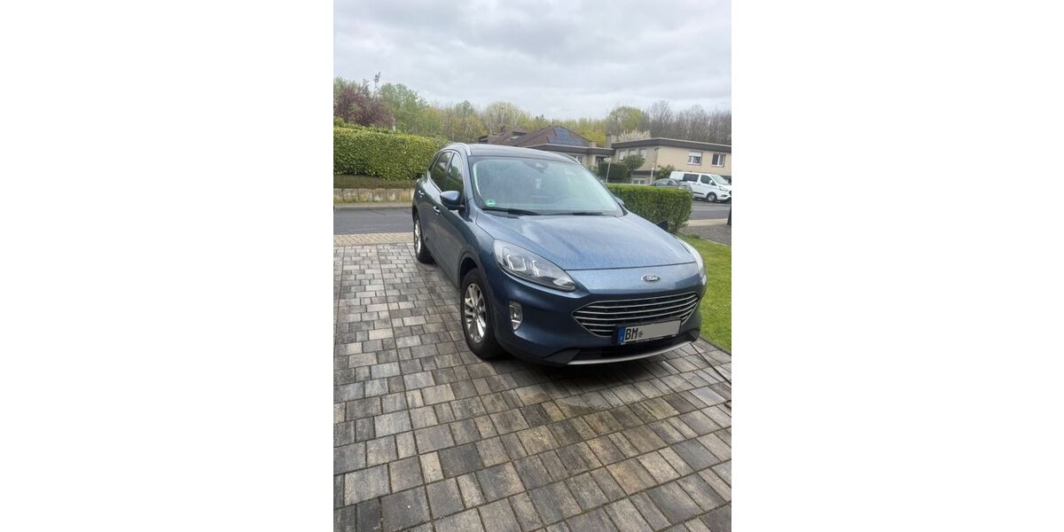 Ford Kuga 58.000 km 24.700 &euro; Kerpen 50169
