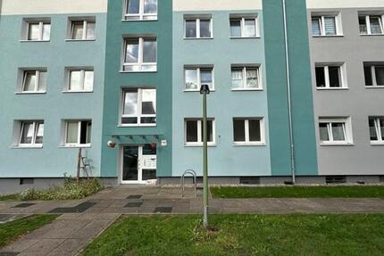 Praktische 2,5-Zimmer-Wohnung mit Balkon! zimmer