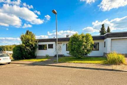 Haus zum Kaufen in Leverkusen 609.500 € 216 m² 9 zimmer