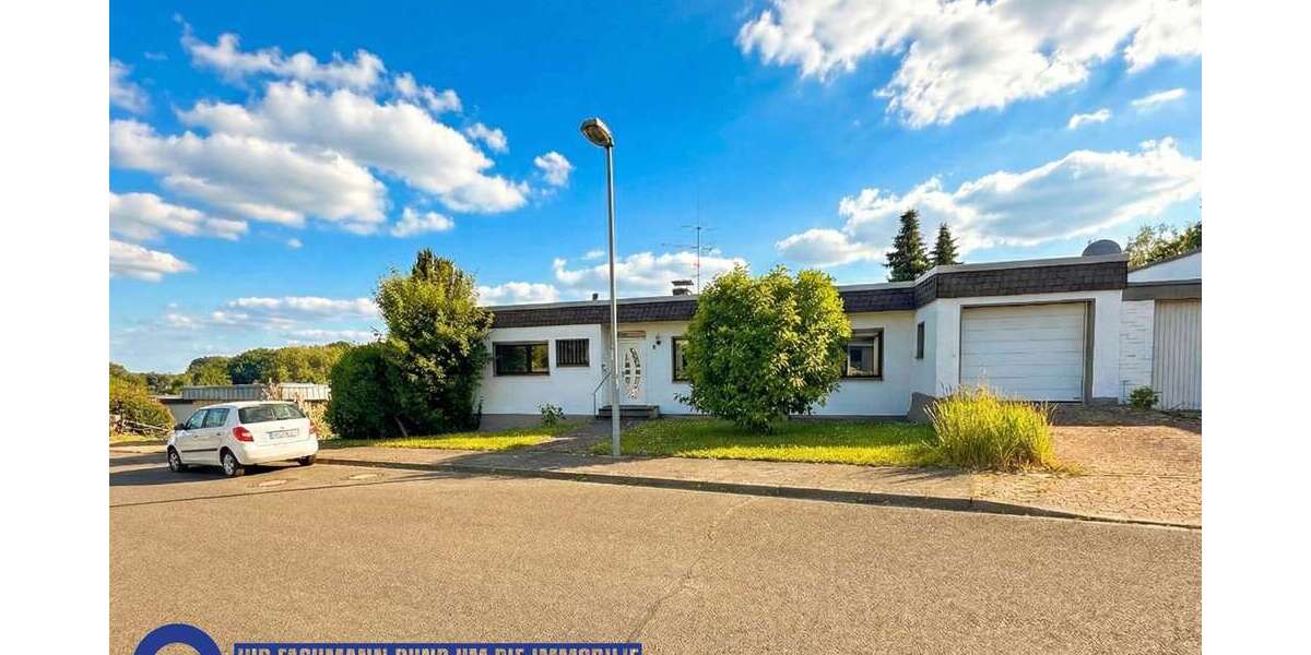 Haus zum Kaufen in Leverkusen 609.500 € 216 m² 9 zimmer