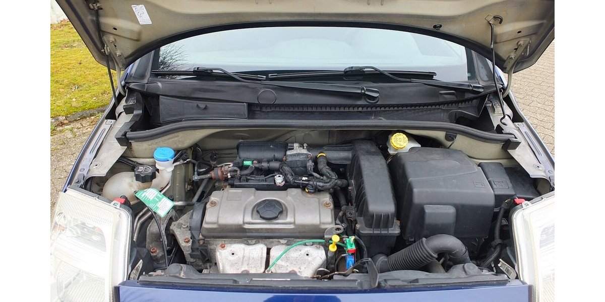 Citroen C2 CONFORT KLIMA SERVO NEUER ZAHNRIEMEN 127.520 km 2.904 &euro; Köln 50858