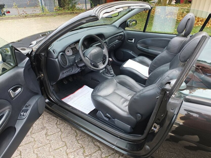 Renault Megane 1.6 16V PRIVILEGE 1.HAND LEDER KLIMAANLAGE 119.545 km 3.704 € Köln 50858
