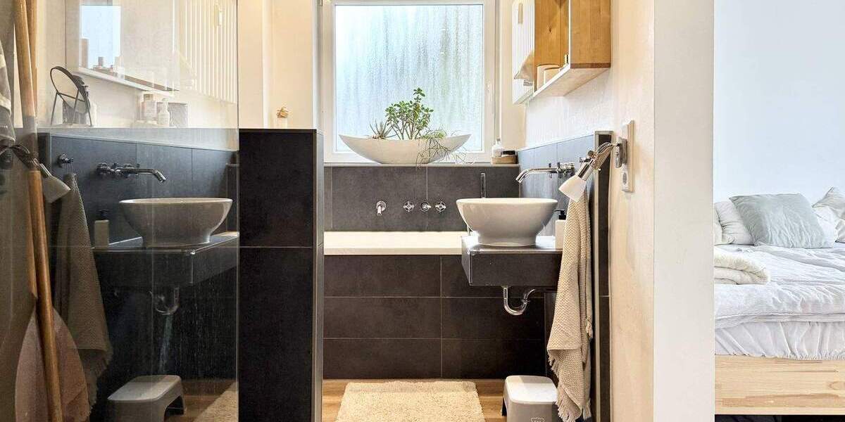 Stilvolle 4-Zimmer-Wohnung im 2. Obergeschoss - nahezu kernsaniert & modern geschnitten 4 zimmer