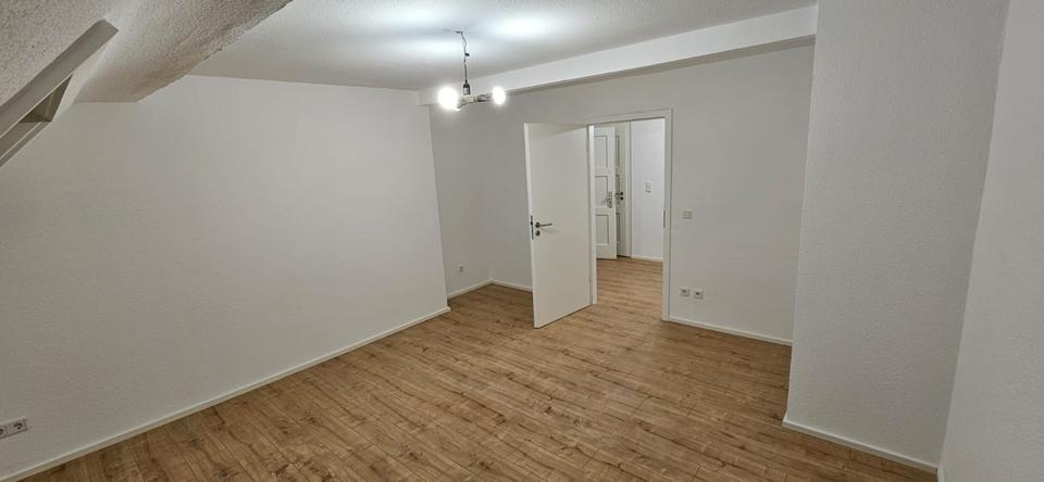 Dachgeschoßwohnung Düsseldorf Stadtbezirk 8 - 2 Zimmer, 55 m&sup2;, 739&euro; | Angebot:25438689
