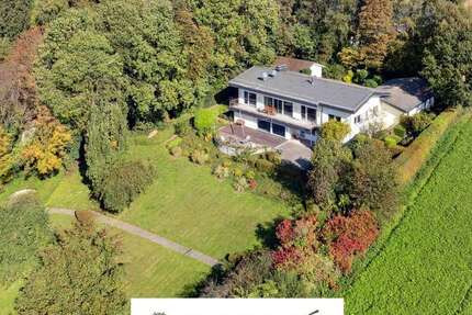 Haus zum Kaufen in Düsseldorf 1.990.000 € 411 m² 7 zimmer