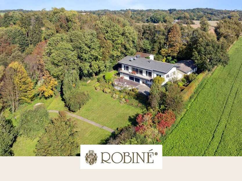 Haus zum Kaufen in Düsseldorf 1.990.000 € 411 m² 7 zimmer