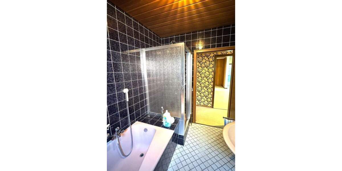 Einfamilienhaus Niederkassel - 6 Zimmer, 200 m&sup2;, 490.000&euro; | Angebot:25814969