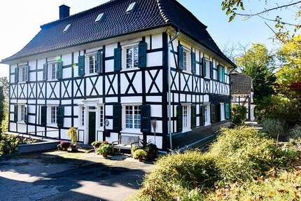 Wohnung Solingen Höhscheid - 5 Zimmer, 195 m&sup2;, 449.000&euro; | Angebot:25472205