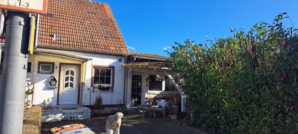 TOP LageGrundstück Sanierungsbedürftiges Haus in Köln Vogelsang 4 zimmer