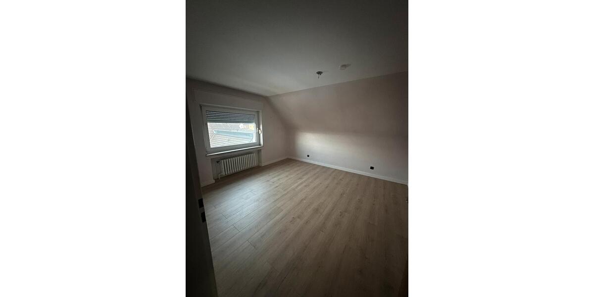 Etagenwohnung Grevenbroich - 2 Zimmer, 65 m&sup2;, 660&euro; | Angebot:25612899