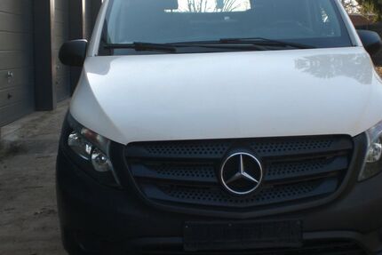 Mercedes-Benz Vito 215.300 km 9.900 &euro; Köln 50735