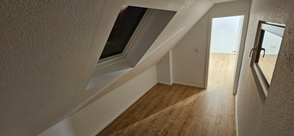 Dachgeschoßwohnung Düsseldorf Stadtbezirk 8 - 2 Zimmer, 55 m&sup2;, 739&euro; | Angebot:25438689