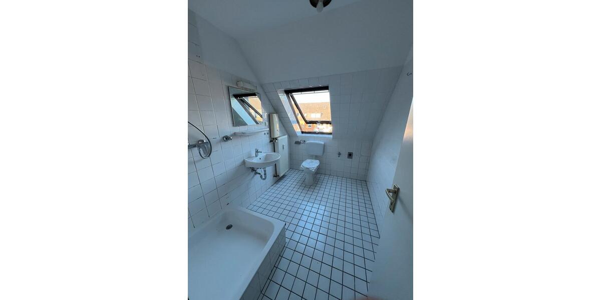 Dachgeschoßwohnung Köln Nippes - 2 Zimmer, 62 m&sup2;, 950&euro; | Angebot:26461514